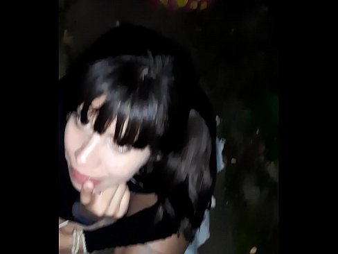❤️ Në rrugë penisi i fryrë në këmbim të karamele ❤️❌ Porno ruse tek ne ❌